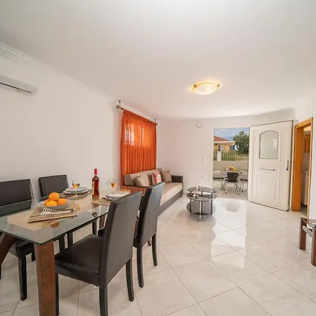 Irene Luxury Apartments Apartament