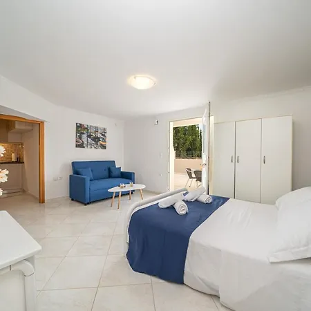 Irene Luxury Apartments Apartament Metaxáta