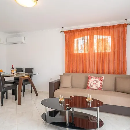 Irene Luxury Apartments Metaxáta